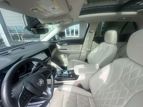 Used 2023 Buick Envision Avenir AWD/4WD image 11