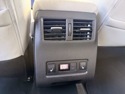 Used 2025 Mitsubishi Outlander SEL image 28
