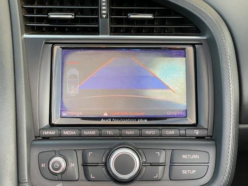 Used 2014 Audi R8 V10 w/ Full Leather Package image 23