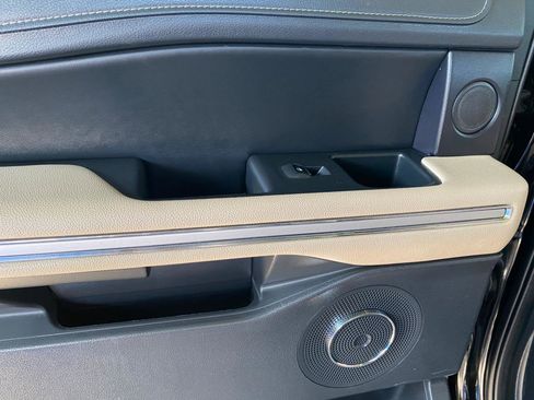 Used 2024 Ford Expedition Limited AWD/4WD image 39