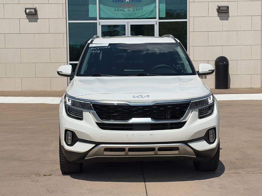 Used 2023 Kia Seltos SX w/ SX Sunroof Package AWD/4WD image 3