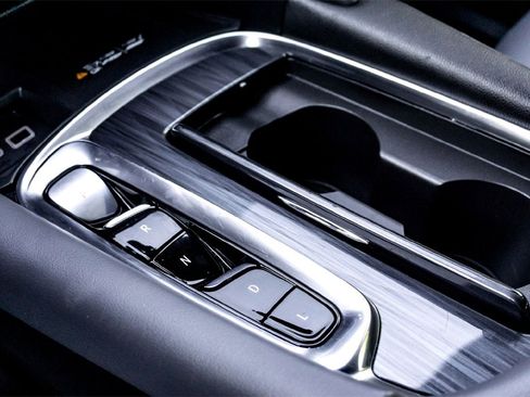 Used 2024 Buick Enclave Premium image 25