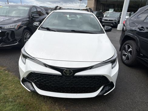 Used 2023 Toyota Corolla SE FWD image 3