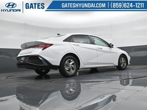 New 2026 Hyundai Elantra SE FWD image 34
