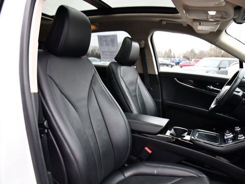 Used 2023 Lincoln Nautilus Reserve AWD/4WD image 16