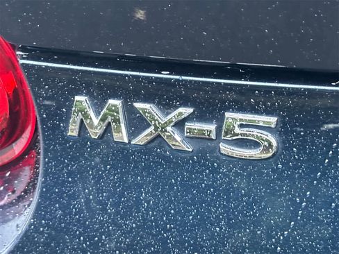 Used 2022 MAZDA MX-5 Miata Club w/ Interior Package image 6