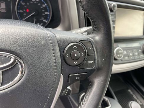 Used 2017 Toyota RAV4 XLE FWD image 19