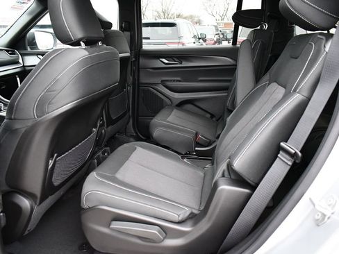 New 2026 Jeep Grand Cherokee L 4WD image 9