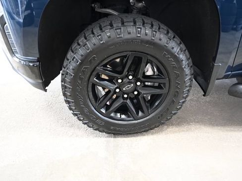 Used 2020 Chevrolet Silverado 1500 LT Trail Boss AWD/4WD image 32
