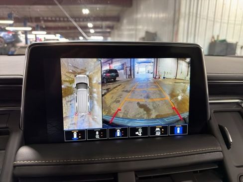Used 2022 GMC Yukon SLT w/ SLT Luxury Package AWD/4WD image 7
