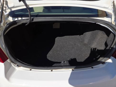 Used 2013 Dodge Avenger SE FWD image 12