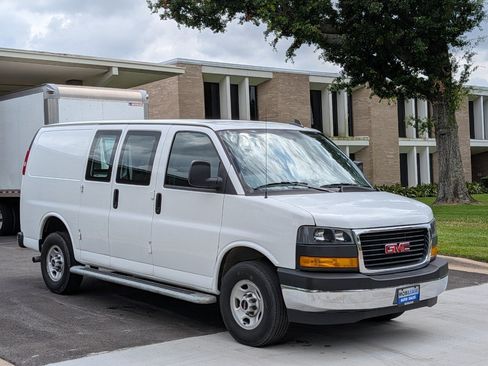Used 2024 GMC Savana 2500 w/ Driver Convenience Package RWD image 3