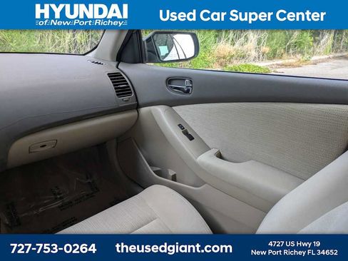 Used 2011 Nissan Altima 2.5 S FWD image 17