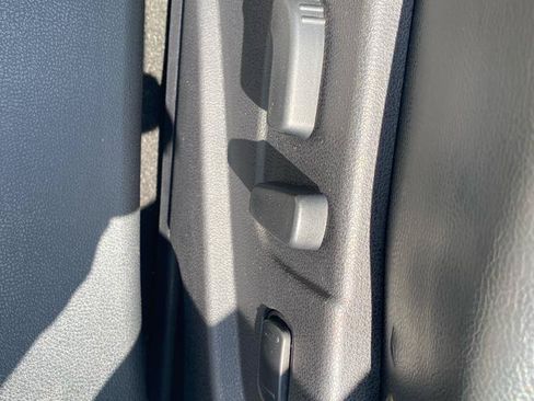 Used 2012 Nissan Rogue SL AWD/4WD image 15