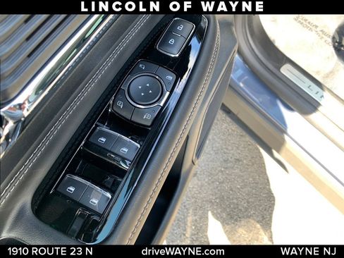 Certified 2022 Lincoln Corsair AWD w/ Equipment Group 101A image 14