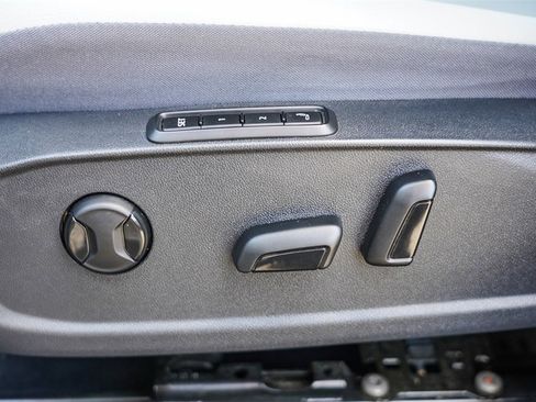 Used 2021 Volkswagen ID.4 Pro S image 22