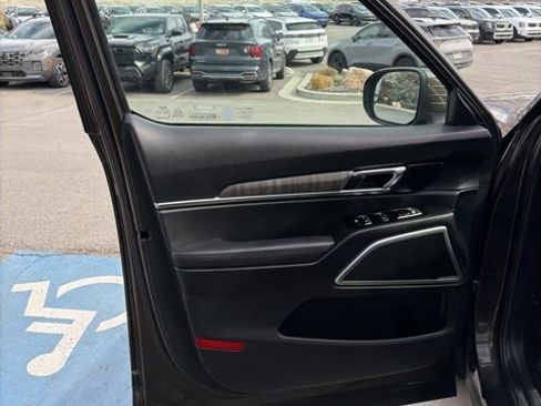 Certified 2023 Kia Telluride EX w/ EX Captain's Chair Package image 10