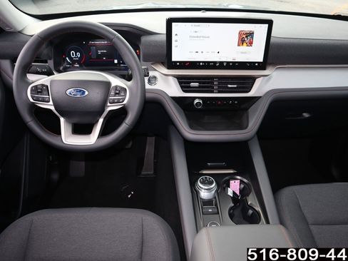Used 2025 Ford Explorer Active image 18