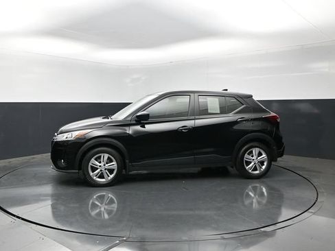 Used 2025 Nissan Kicks Play S FWD image 3
