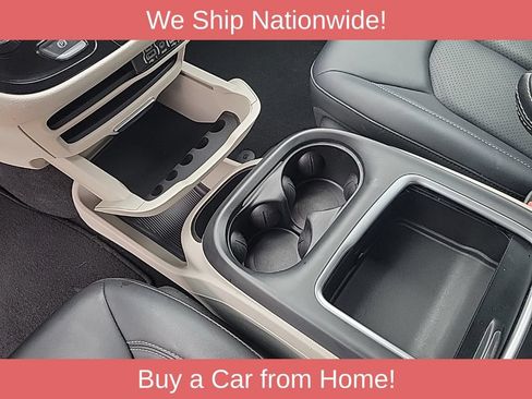 Used 2024 Chrysler Pacifica Touring-L FWD image 9
