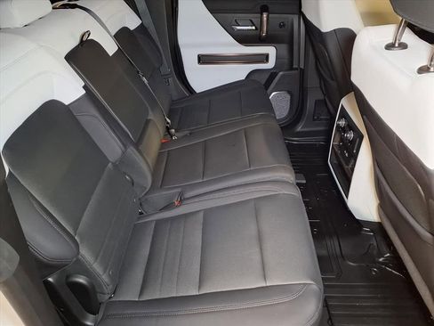 Used 2025 GMC Hummer EV 2X image 22