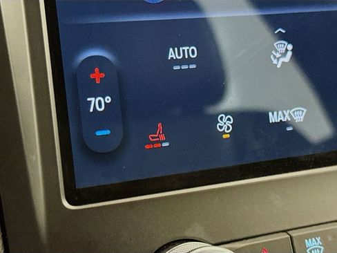 Used 2022 Ford Edge ST image 20