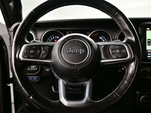 Used 2021 Jeep Wrangler Unlimited Sahara w/ Cold Weather Group AWD/4WD image 24