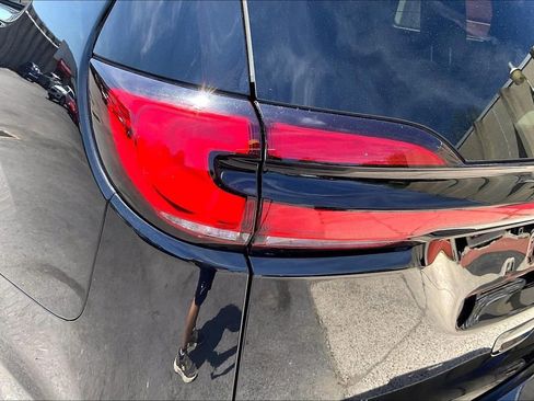 Used 2024 Chrysler Pacifica Touring-L FWD image 27