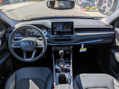 New 2026 Jeep Compass Latitude image 16