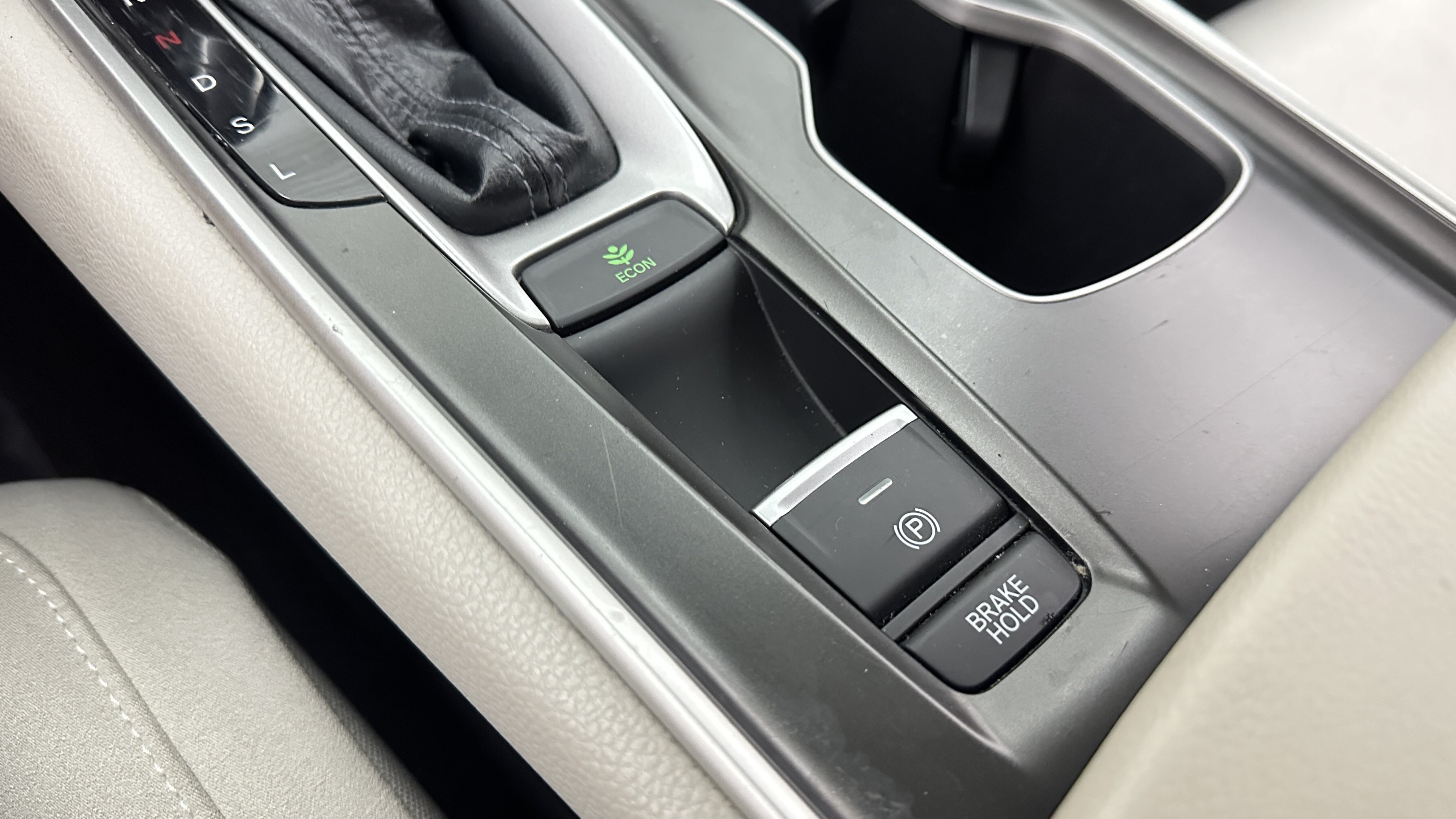 Used 2018 Honda Accord LX image 12