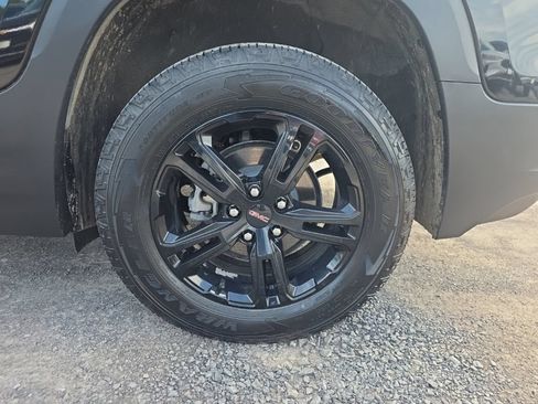 Used 2024 GMC Terrain AT4 w/ Tech Package AWD/4WD image 17