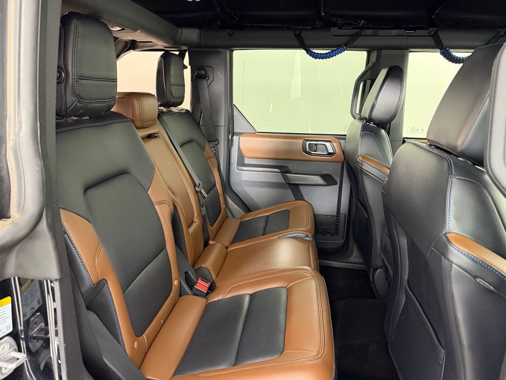 Used 2024 Ford Bronco Outer Banks AWD/4WD image 15