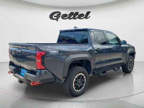 Used 2024 Toyota Tacoma TRD Off-Road AWD/4WD image 4