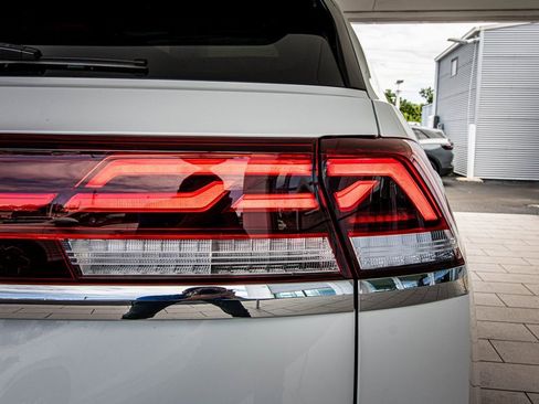 New 2026 Volkswagen Atlas Cross Sport SE image 16