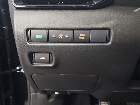 New 2025 Nissan Sentra SV w/ Trunk Package image 25