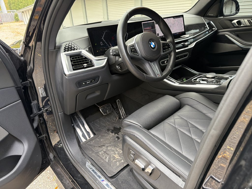 Used 2024 BMW X5 xDrive40i w/ M Sport Package AWD/4WD image 4