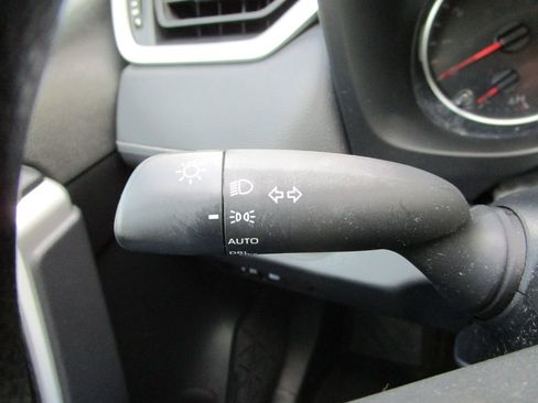 Used 2022 Toyota RAV4 XLE image 27