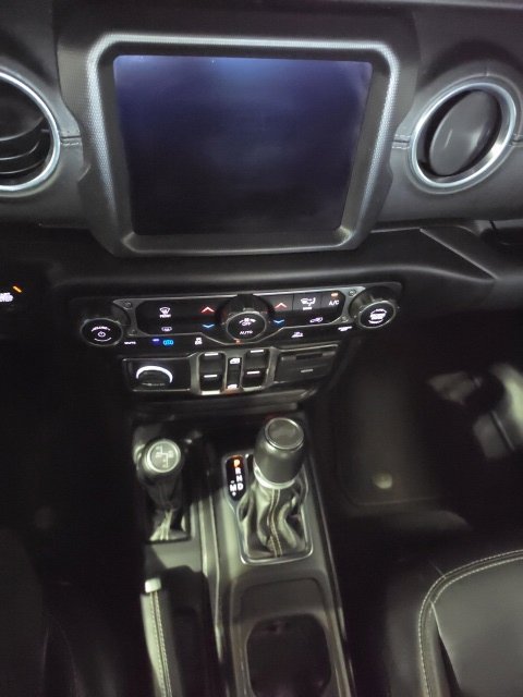 Used 2021 Jeep Wrangler Unlimited Sahara AWD/4WD image 29