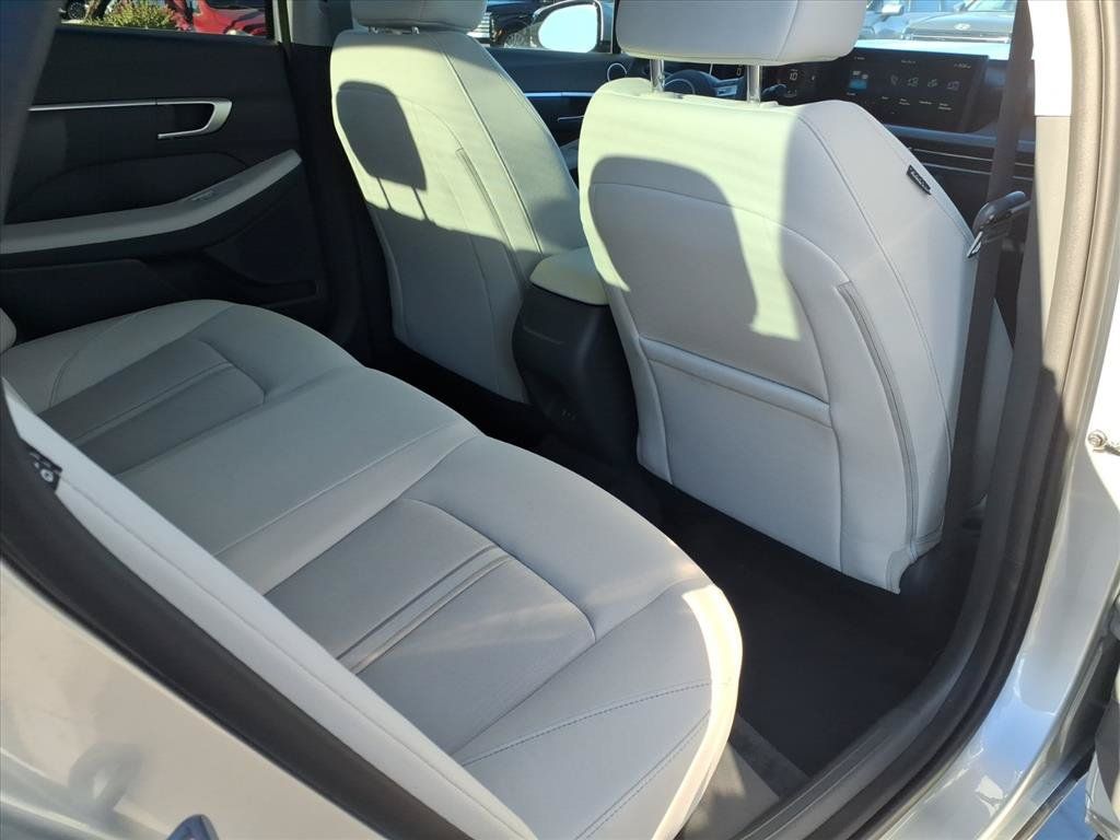 Certified 2026 Hyundai Sonata SEL FWD image 8