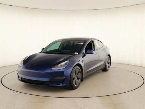 Used 2021 Tesla Model 3 Standard Range Plus RWD image 12