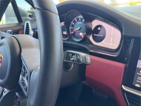 Used 2019 Porsche Cayenne Turbo AWD/4WD image 44