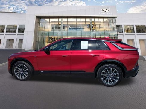 Certified 2024 Cadillac Lyriq Sport image 8