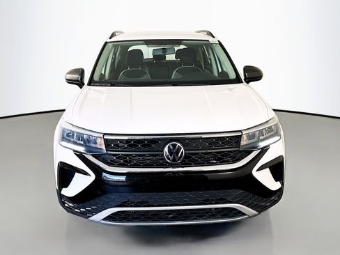Used 2022 Volkswagen Taos S FWD image 2