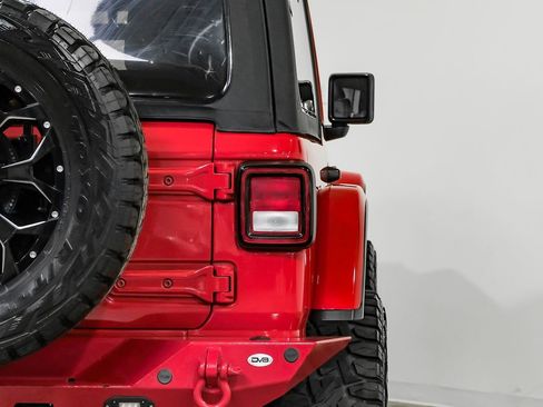 Used 2019 Jeep Wrangler Unlimited Rubicon AWD/4WD image 40