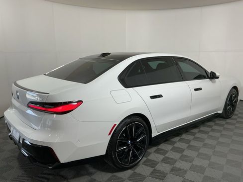 Certified 2024 BMW i7 xDrive60 w/ Executive Package image 4