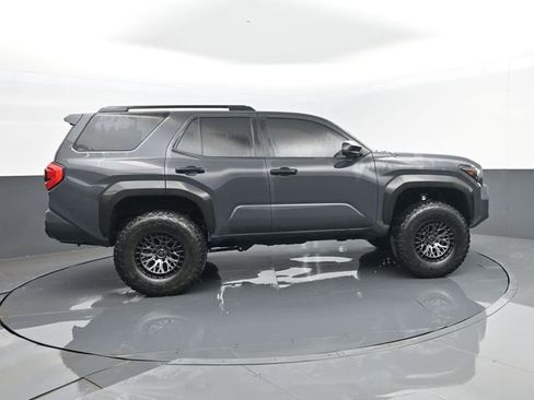 Used 2025 Toyota 4Runner SR5 AWD/4WD image 4