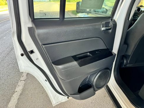 Used 2014 Jeep Patriot Sport w/ Power Value Group FWD image 18