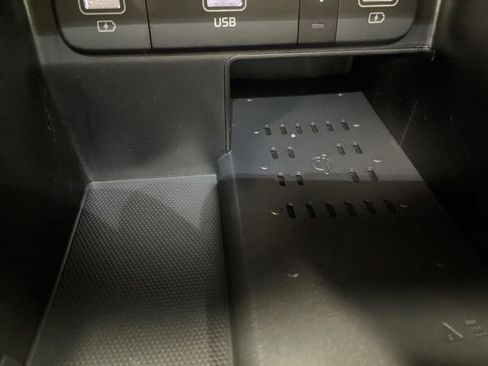 Used 2023 Kia Sorento SX image 25