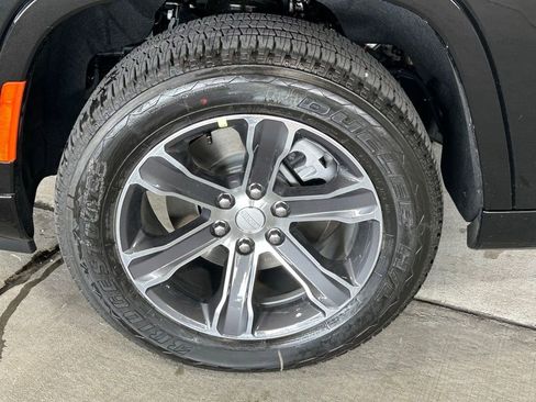 Used 2024 Jeep Grand Wagoneer L 4WD w/ HD Trailer Tow Package image 21