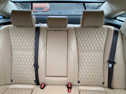 Used 2016 Jaguar XJ L Portfolio image 18